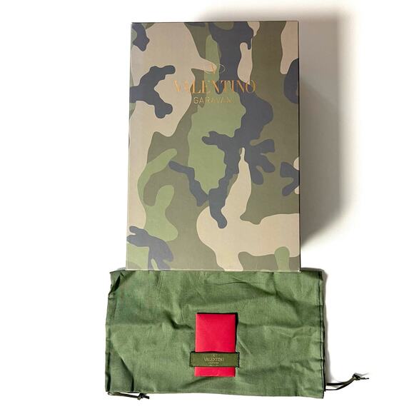 VALENTINO Patchwork Camo Pointed Toe Pump size EU 37 US 7 Wine Camo Print Heels - Picture 13 of 14